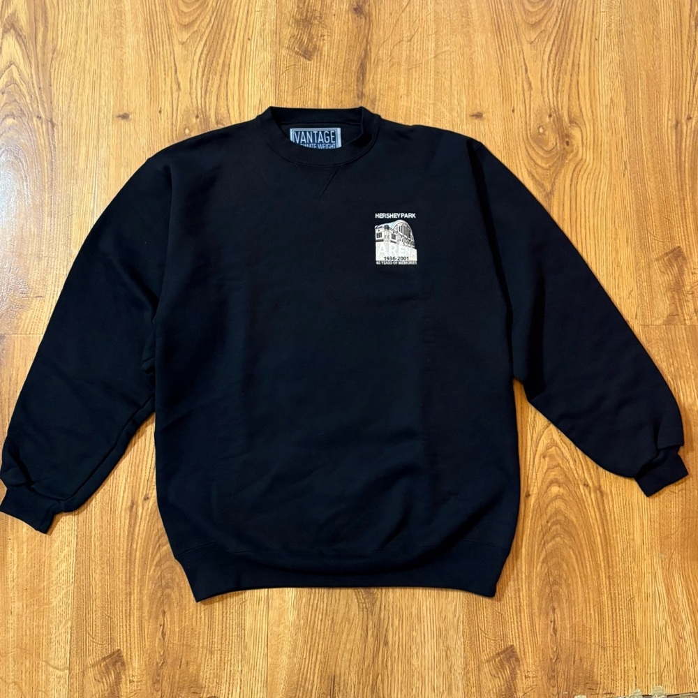 Vantage  Hershey Park Arena Black Crewneck Men's Sweater